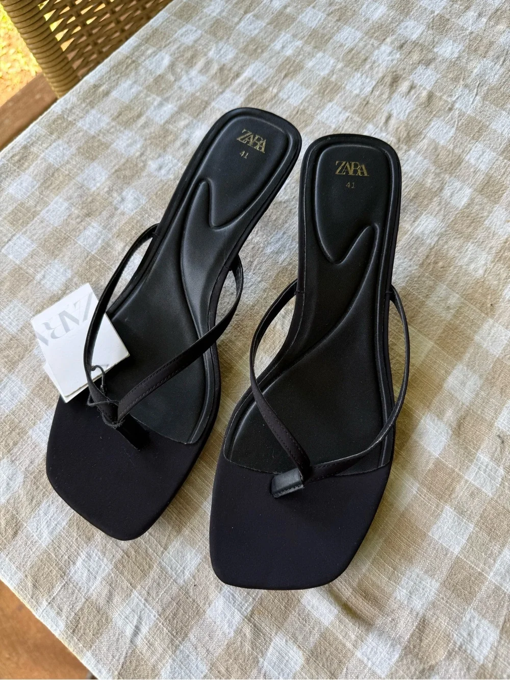 Zara Black Kitten-Heel Thong Sandal - Picture 4 of 6